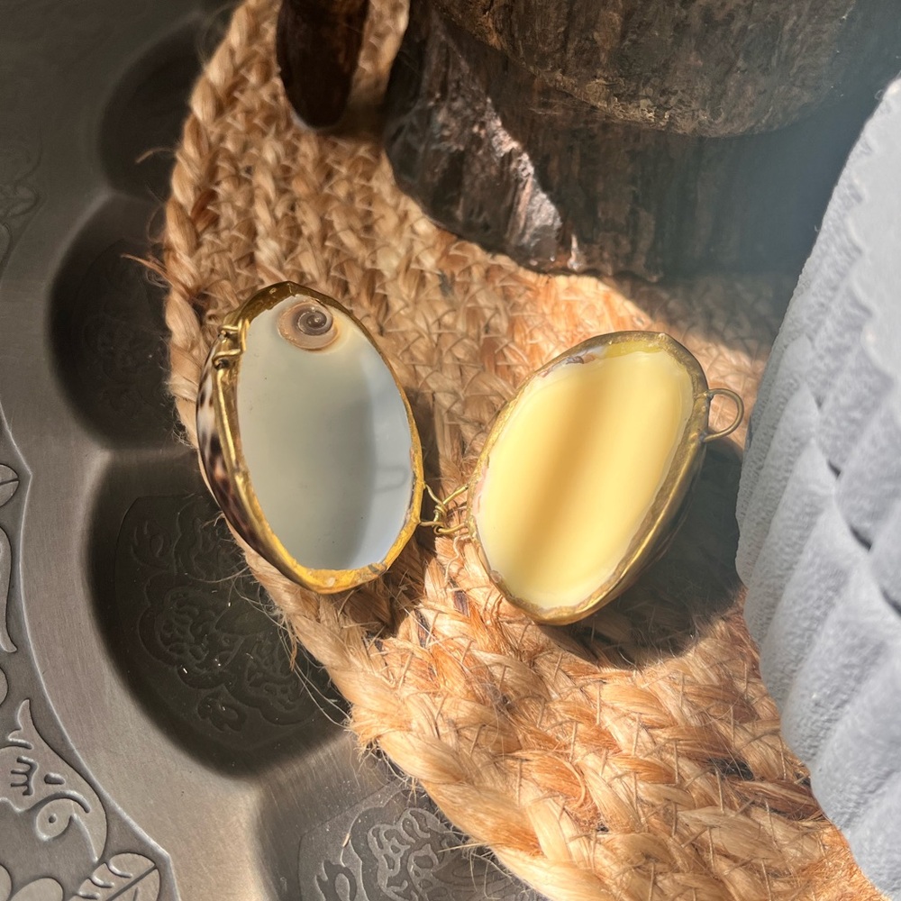 SALE!! Tom Ford Solid Perfume Shell - Picture 4 of 7